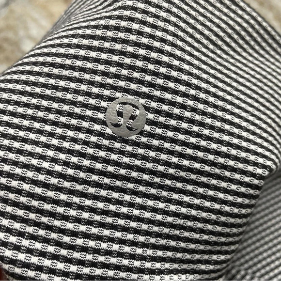 LULULEMON Wunder Under Crop Leggings 21" in Gingham - Picture 4 of 8